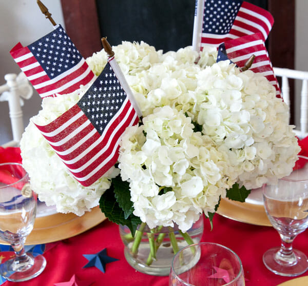 TheWildIris-fourthofjuly-flowers-hydrangea-flags-2021