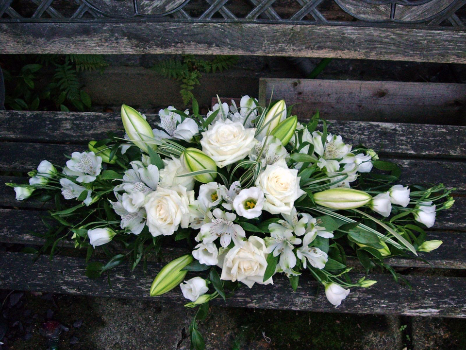 Cemetery Flowers in Manitowoc
